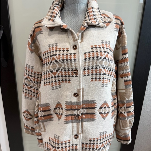 Aztec Tribal Patterned Shacket - Picture 3 of 8